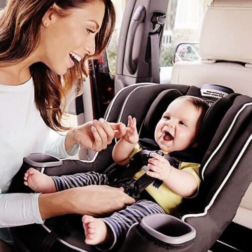 baby in autostoel